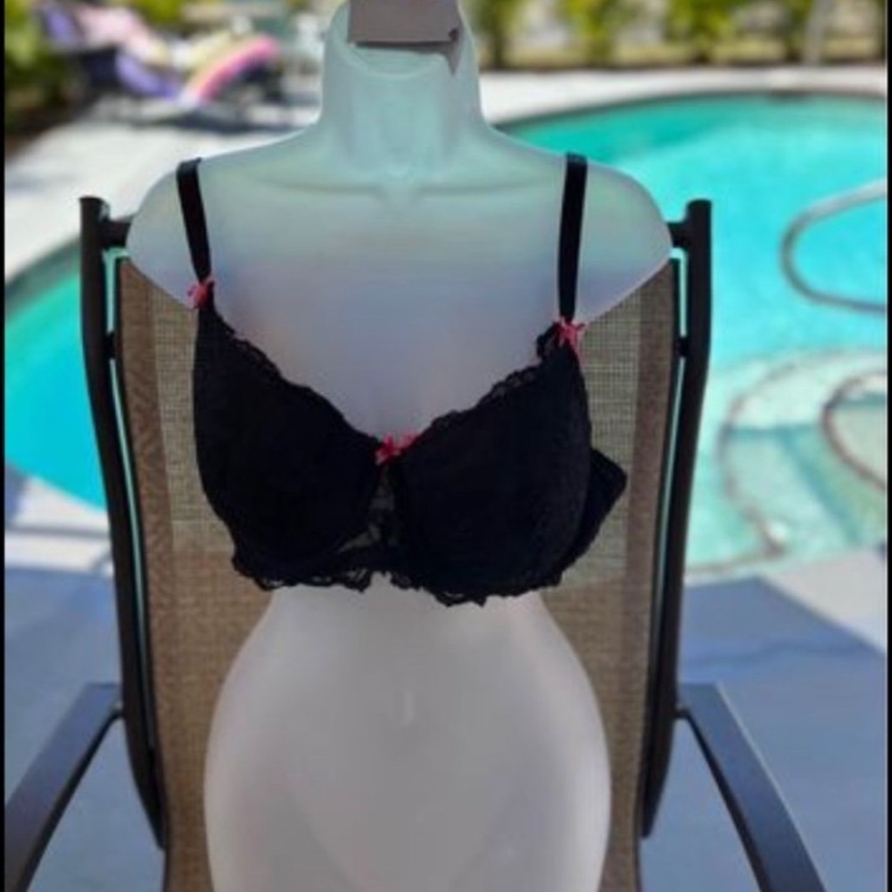 XOXO Black and Pink Lace Bra with Underwire 40C